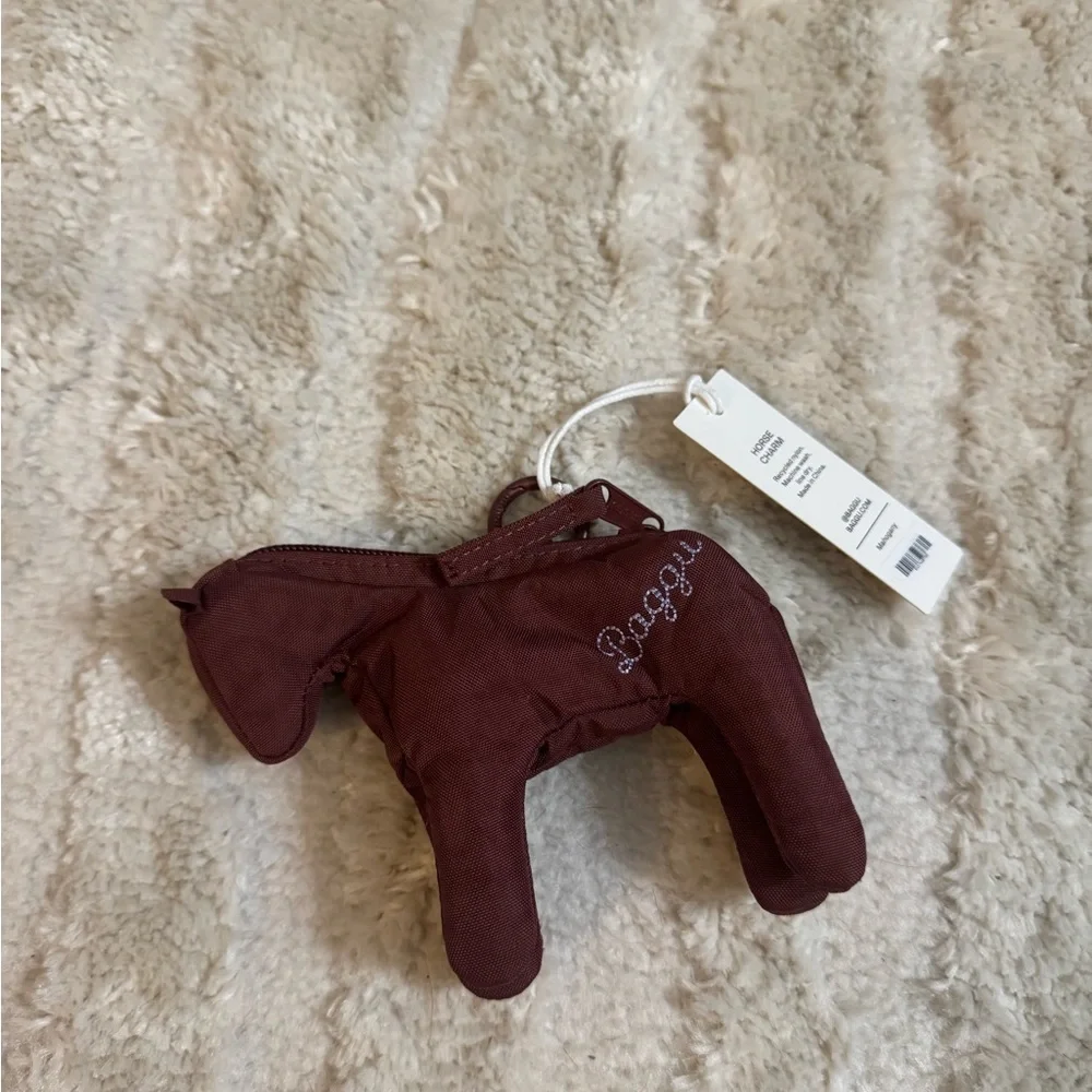 Baggu Burgundy Horse Keychain - Picture 1 of 3